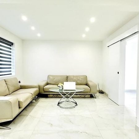 Beautiful 3 Bedroom House In London -Ensuite Bed Room Twickenham Dış mekan fotoğraf