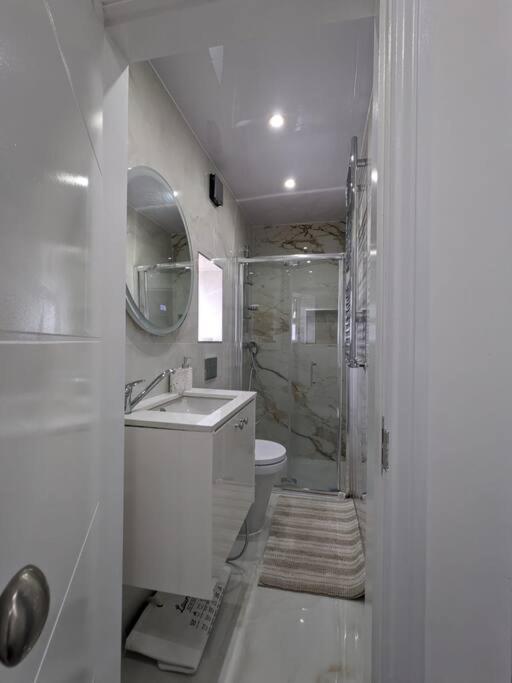 Beautiful 3 Bedroom House In London -Ensuite Bed Room Twickenham Dış mekan fotoğraf